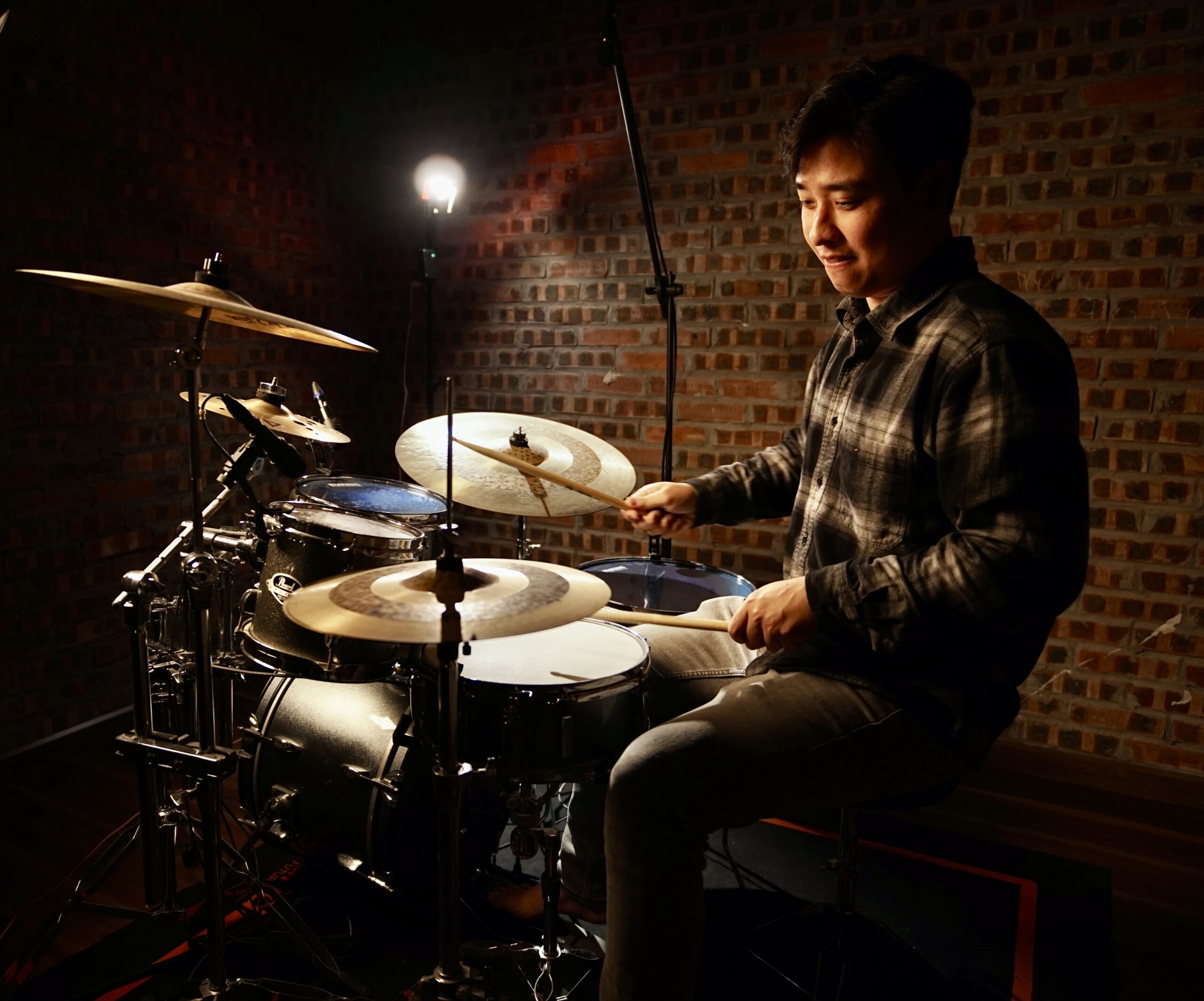 Khám Phá Sự Phát Triển Tư Duy Qua Ngôn Ngữ Của Trống